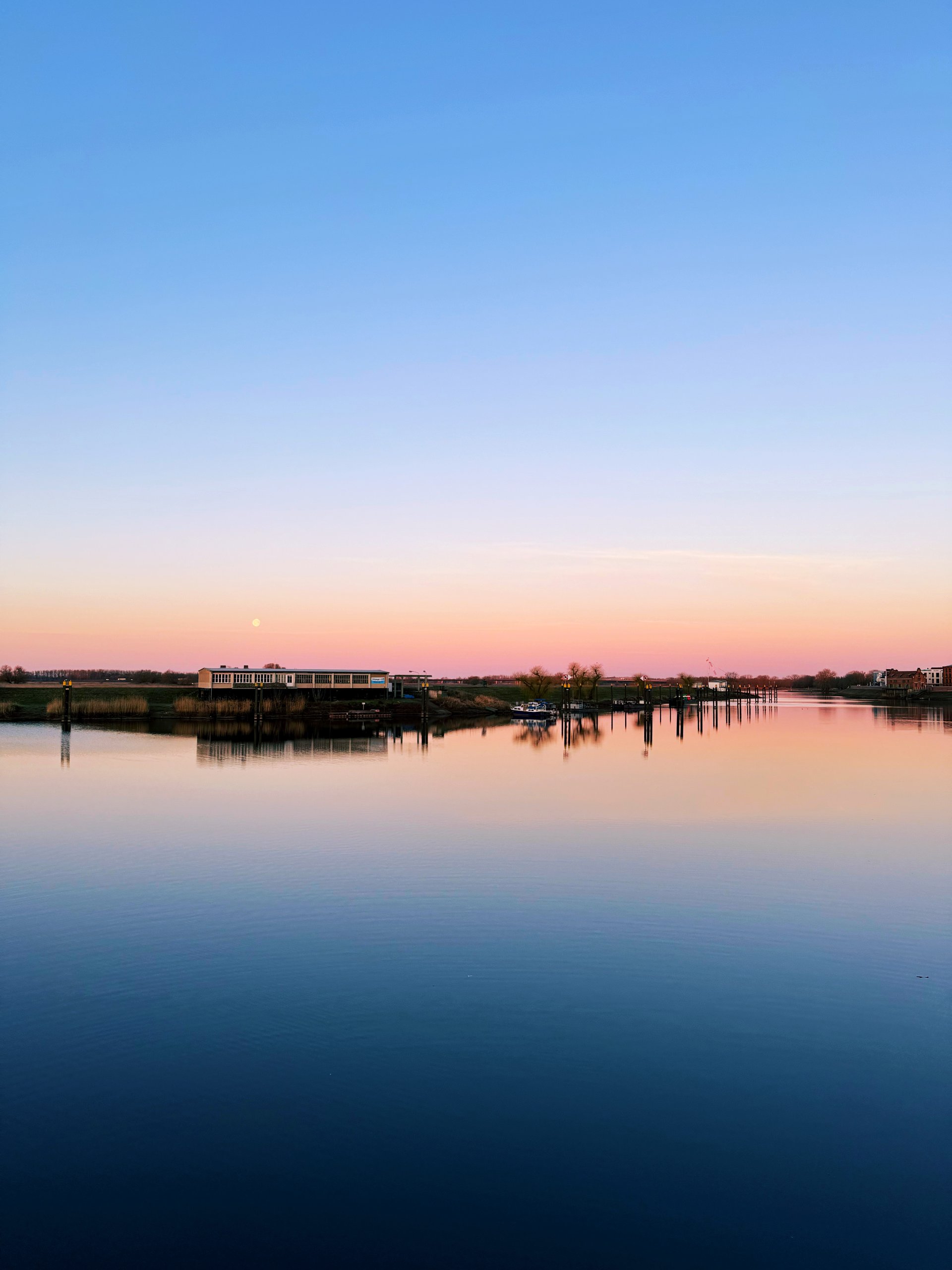 Elbe im Abendlicht